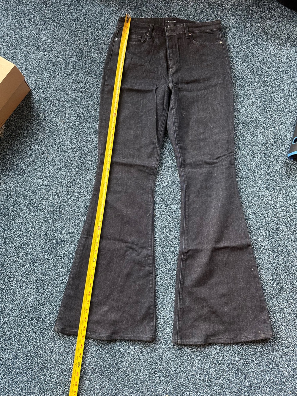 Elie Tahari size 31 flare jeans high waist $238 great